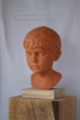Simon || Hoogte: 29 cm | Materiaal: Terracotta